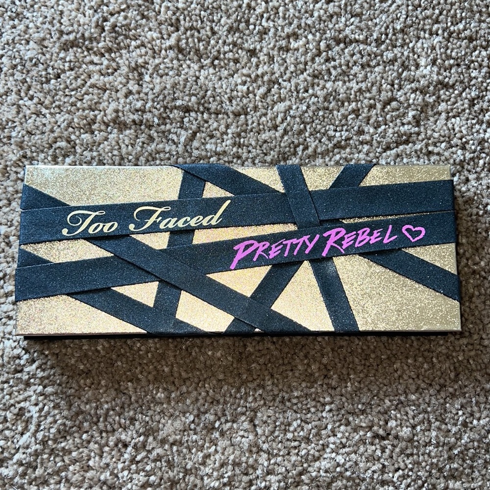 Too Faced Pretty Rebel 💖 Palette
